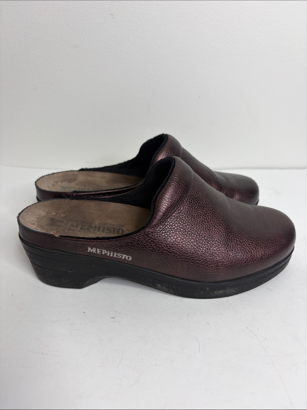 Mephisto Mules Womens 39 9 Purple Red Metallic Leather Slip On Round Toe Shoes